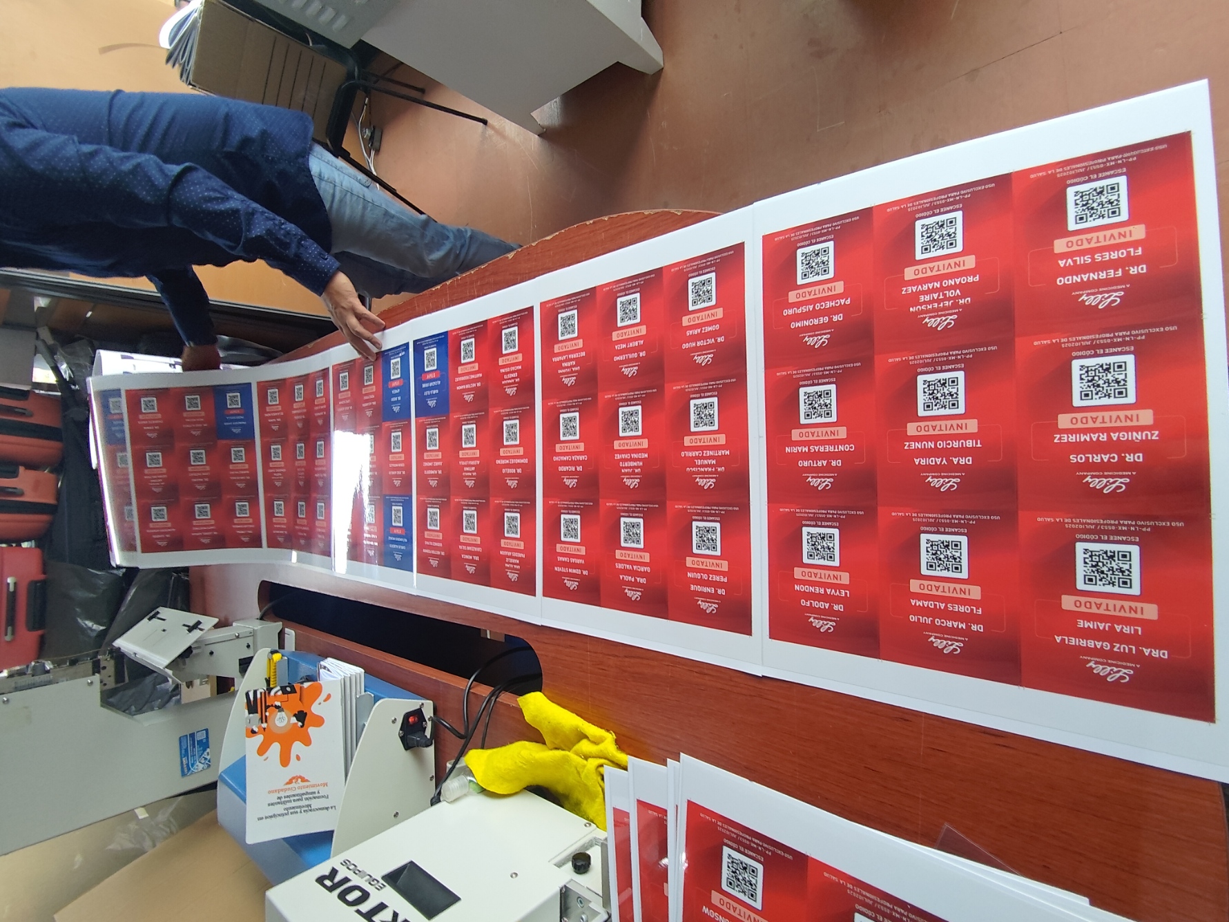 Producción de Gafetes